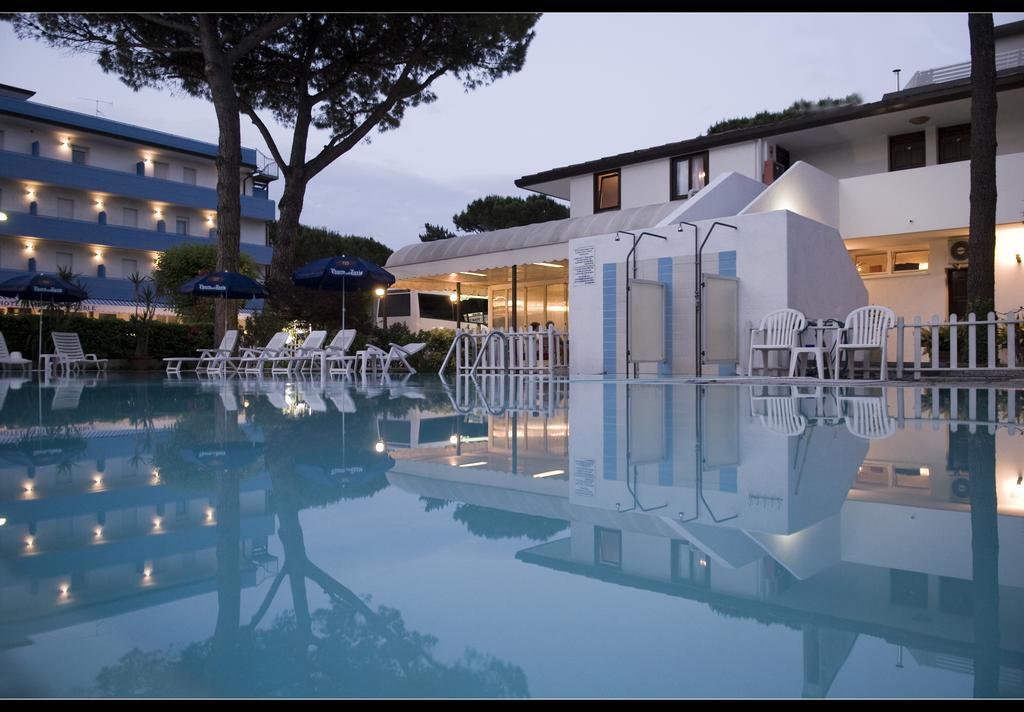 Hotel Rosa Dei Venti リニャーノ・サッビアドーロ エクステリア 写真